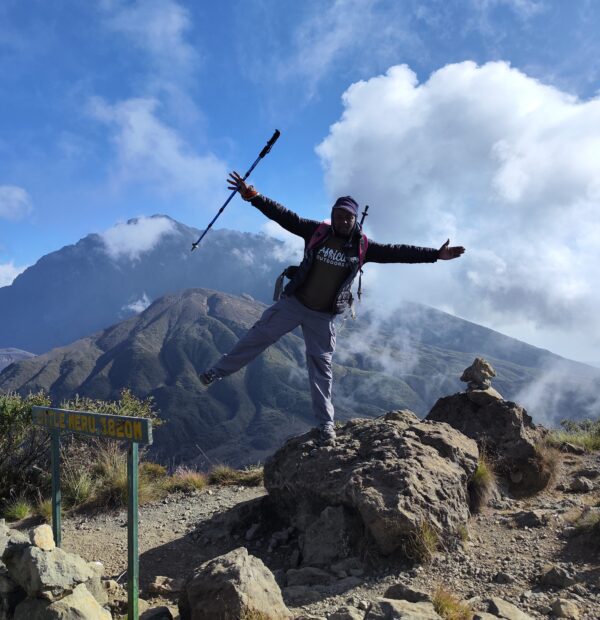 MOUNT MERU GROUP JOINING TREK(4 DAYS) – TANZANIA